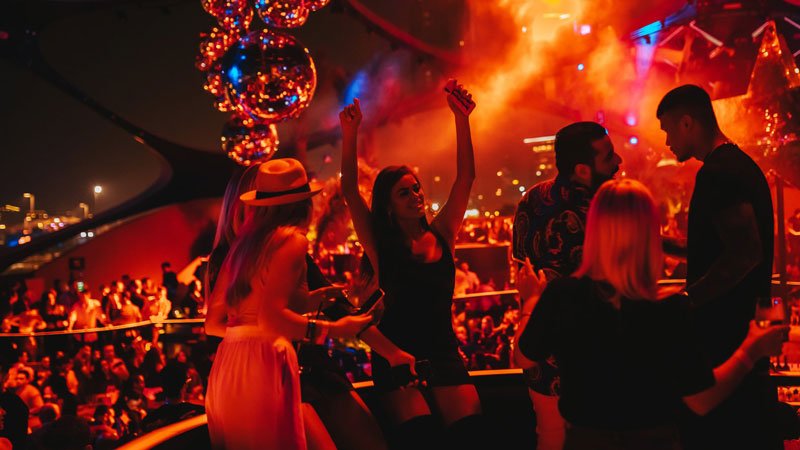 What-Does-Dubai-VIP-Nightlife-Look-Like