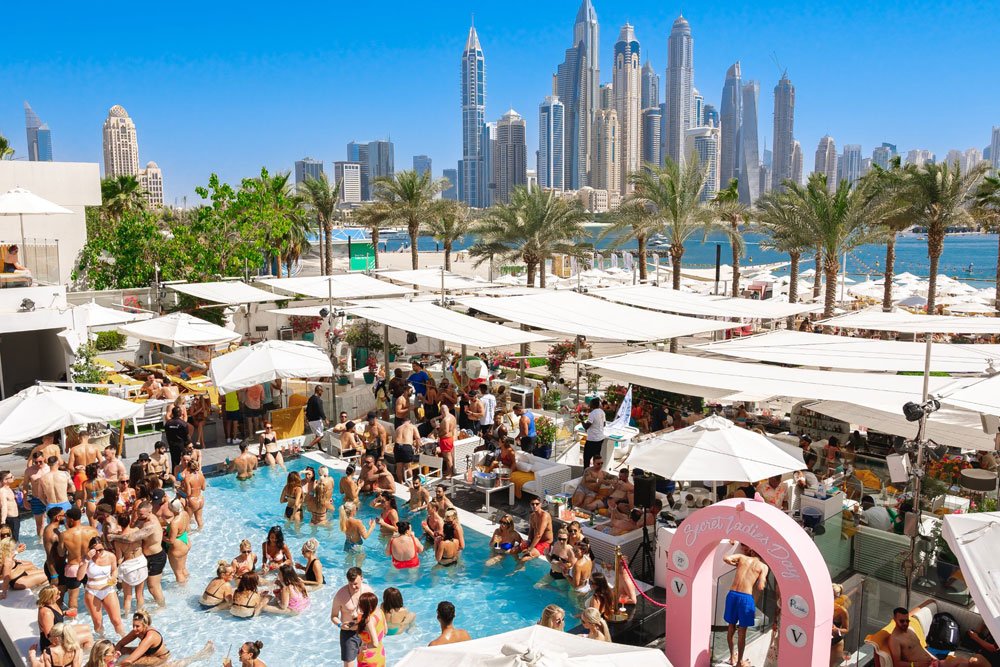 Ultimate Guide to Beach Parties in Dubai with Breathtaking Waterfront Views