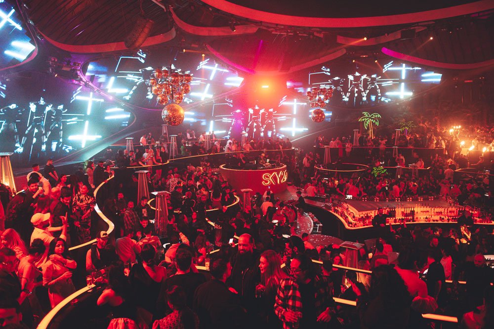 The Best Night Spots in Dubai: SKY2.0 Dubai, Dream Dubai, and Praia Five Palm
