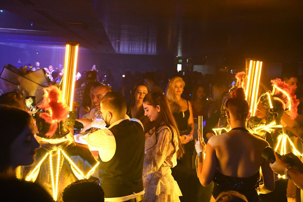 Enjoy the vibrant nightlife and make lasting memories on the dance floors of Dubai