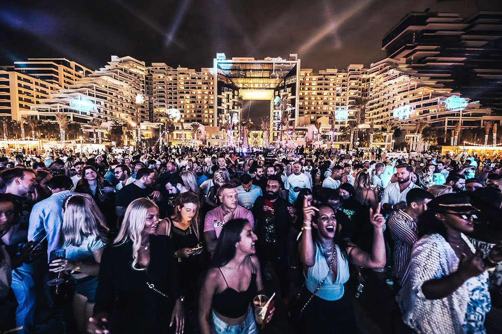 Discover the Enchantment of Moonlit Swims in Dubai